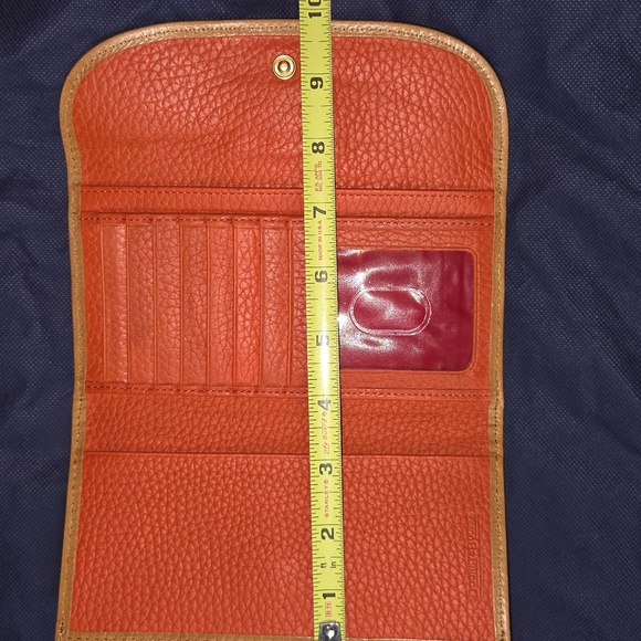 DOONEY & BOURKE NWT Continental Clutch Wallet GERANIUM Pebble Grain Leather - Picture 6 of 17